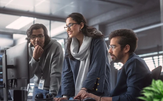 Flowlu -C&oacute;mo SkyQuest mejor&oacute; la automatizaci&oacute;n empresarial sustituyendo m&aacute;s de 12 aplicaciones por Flowlu