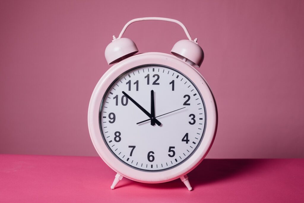 Time Tracking for Creative Teams: 5 Tips for Success