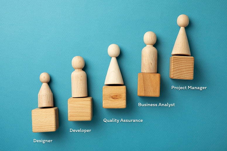 10 Key Components of a Project Charter (infographic)