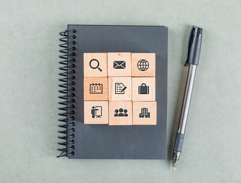 10 Key Components of a Project Charter (infographic)