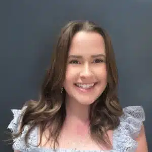 Flowlu Author - Sarah Lewis, Gerente de marketing de contenido